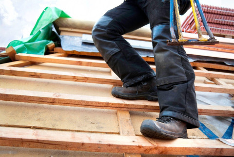 5 ok, amiért érdemes munkavédelmi cipőt viselni!